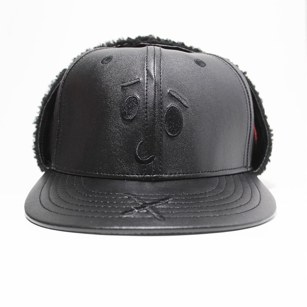 BLACK CF EARFLAP CAP